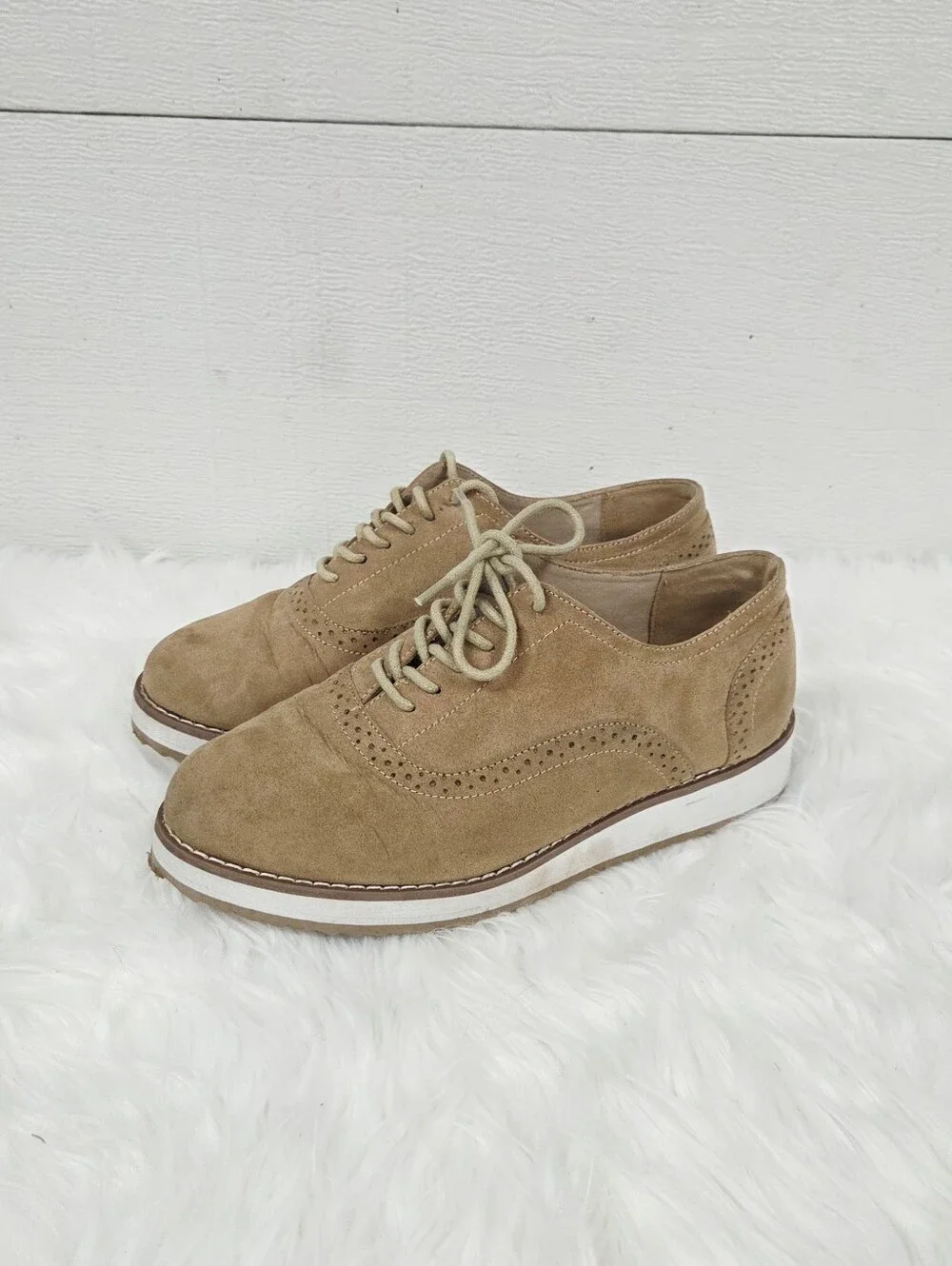 Torrid 8 extra wide fabric Suede Wingtip Oxford Shoes in Tan